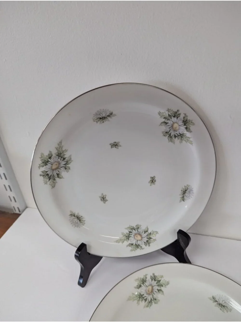 Franconia Silver Thistle Set of 2 Dinner Plates 10 1/2